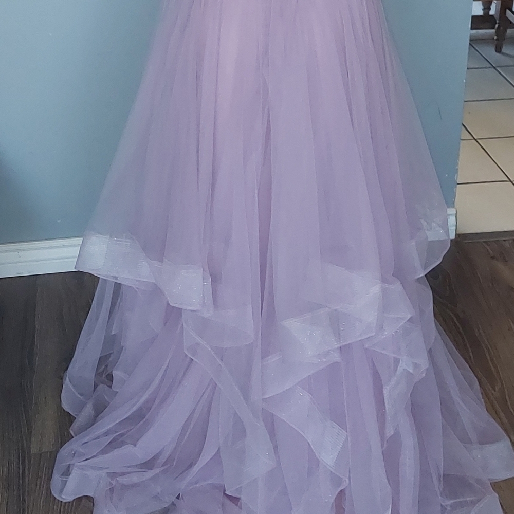 Dresses - Picture 3 of 6